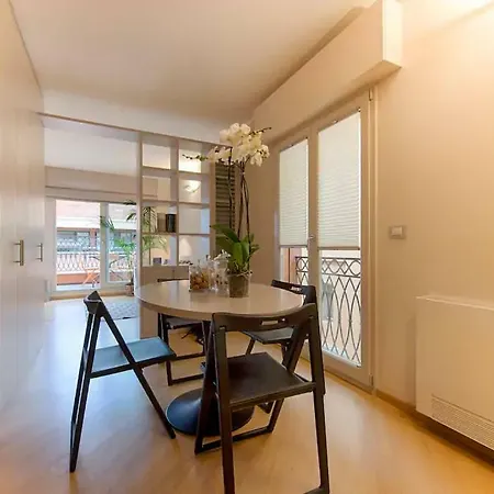 Altana Deluxe Apartment